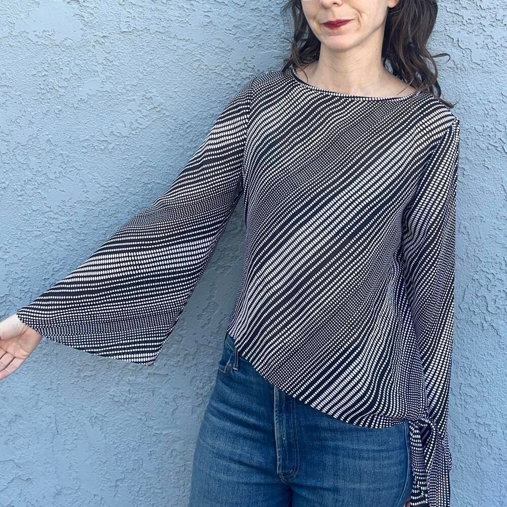 Y2k blouse Bell sleeves Size 9 petite